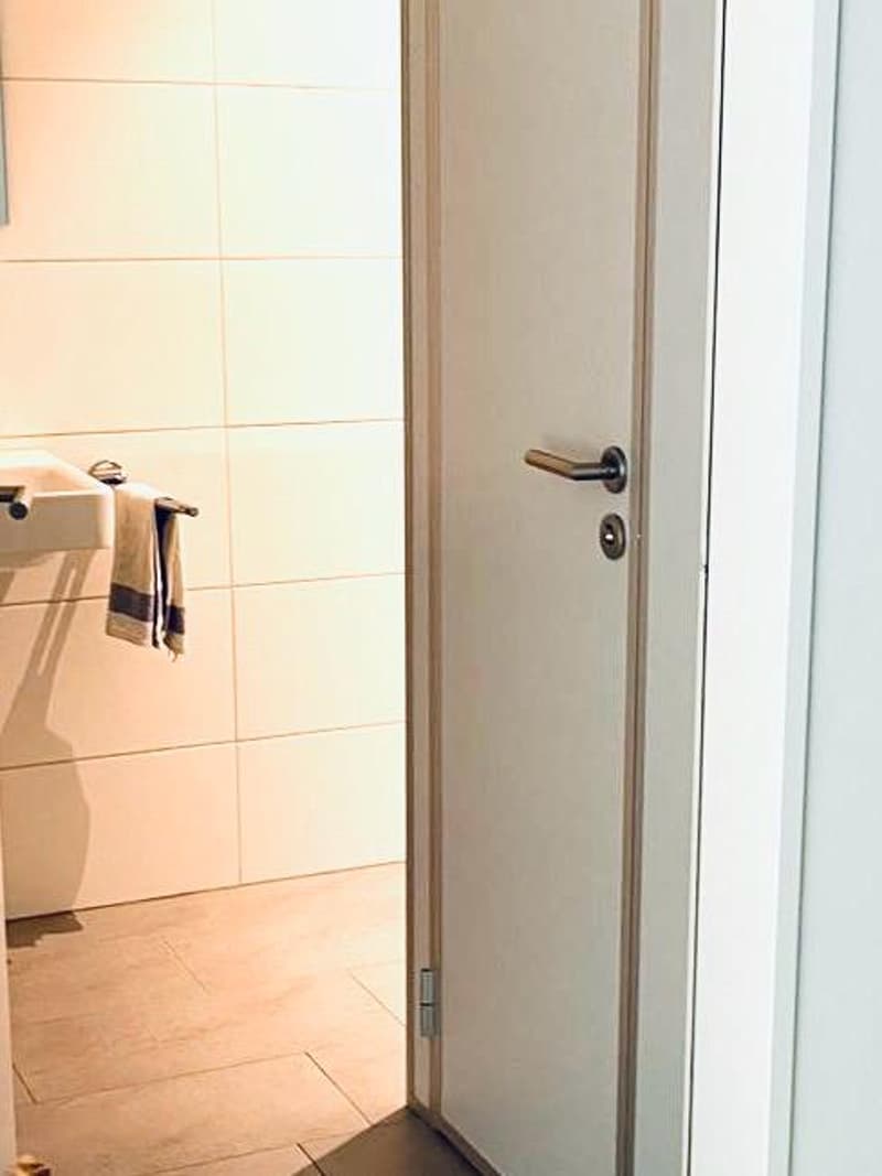 Büro-/Geschäftsraum an zentraler und gut sichtbarer Lage (2)