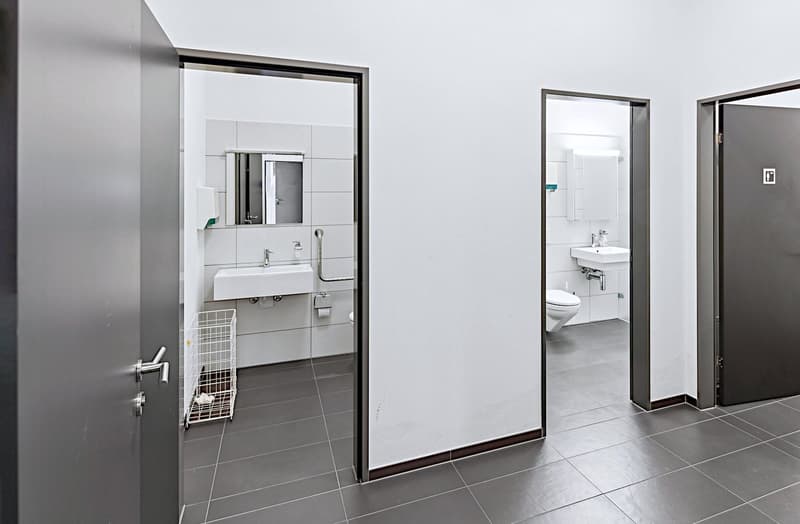 Due piani incl. area al piano terra in posizione prominente - 900 m² di spazio ufficio/commerciale! (10)