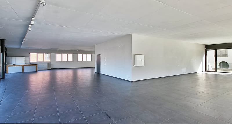 Due piani incl. area al piano terra in posizione prominente - 900 m² di spazio ufficio/commerciale! (4)