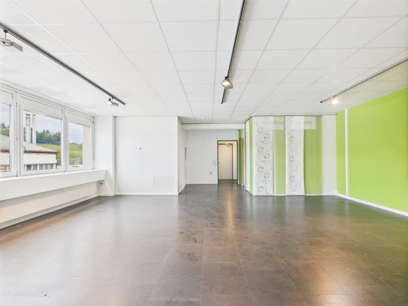 310m2 moderne Bürofläche im 2. OG in Murten (1)