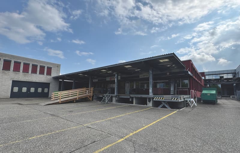 Preiswerte Bürofläche mit 318 m² – ideal für KMU oder Kombination mit Lager (14)