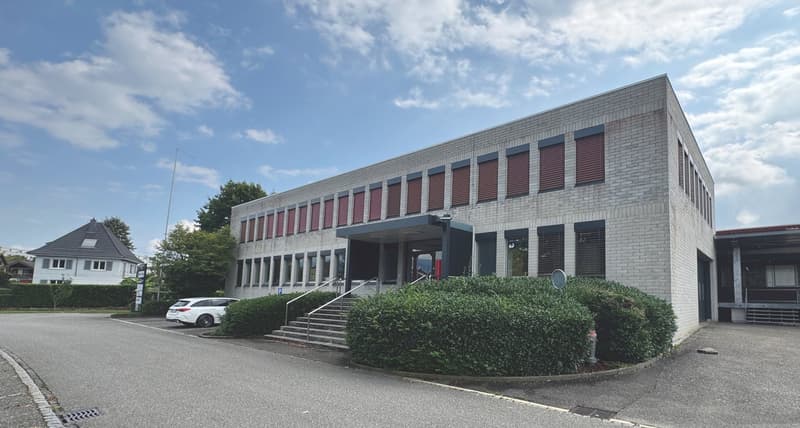 Preiswerte Bürofläche mit 318 m² – ideal für KMU oder Kombination mit Lager (15)