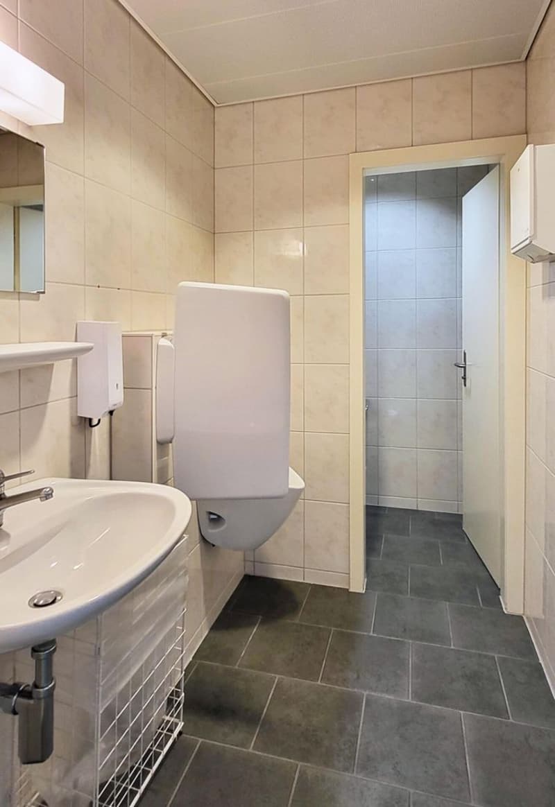 78 m² con 3 uffici separati a Regensdorf! (6)