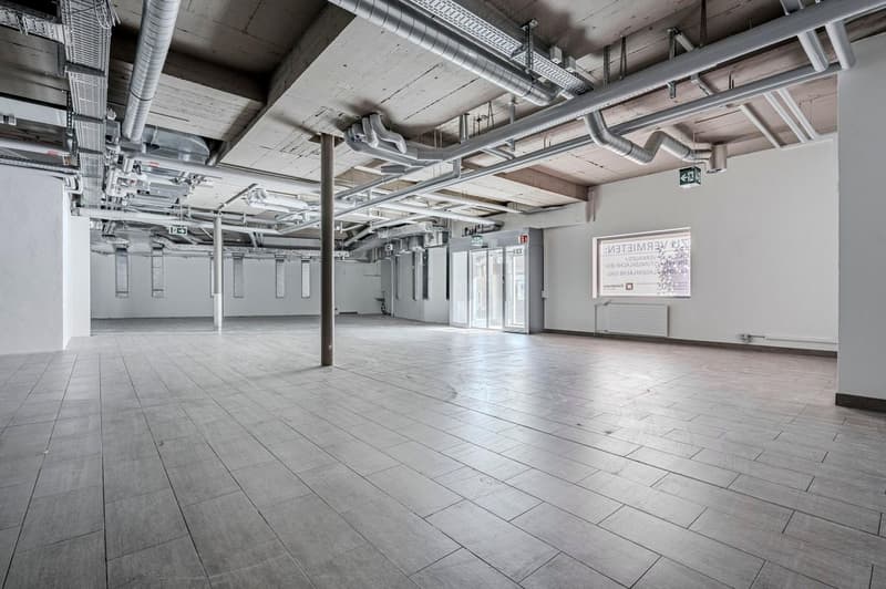 Retail space with very good visibility incl. cooling system - ground floor! (5)