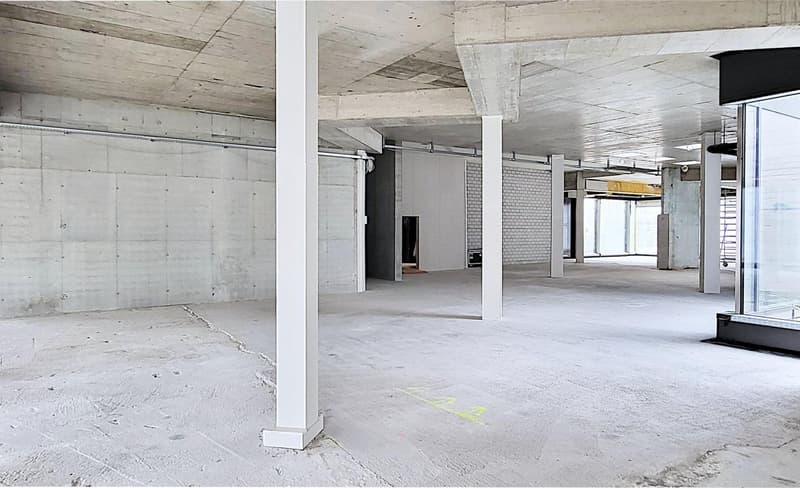 Superficie de vente passionnante dans un excellent emplacement à Brugg ! (3)