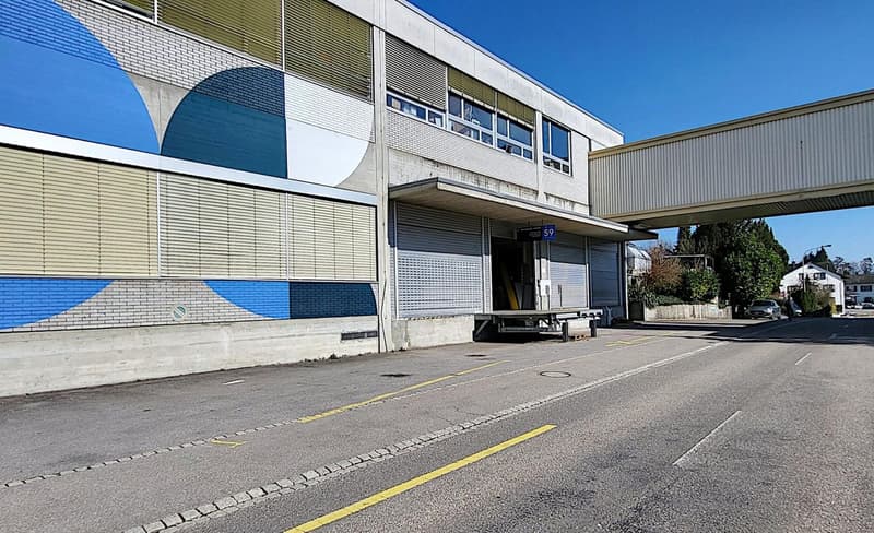 "Lagerhalle im EG - gut 4.6 m Deckenhöhe und 1'000 kg Bodenlast - 1'441 m2 in Hombrechtikon" (7)