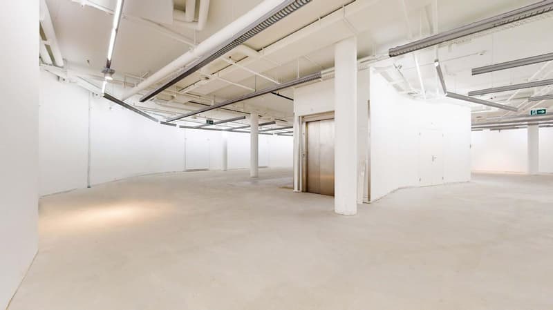 699 m² di area vendita direttamente accanto a New Yorker! (6)