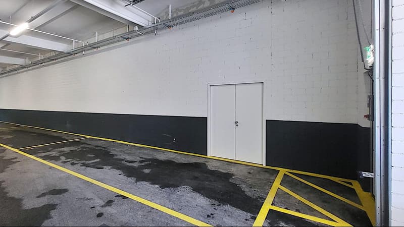 Espace commercial rare au rez-de-chaussée à louer à Neuenhof ! (6)