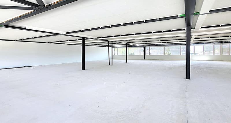 Ora anche da 240 m2 - spazi commerciali a livello del suolo a Root (5)