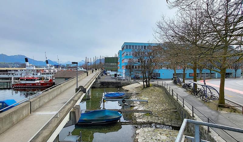 Attractive and bright office spaces in a prime location by the lake and main station (6)
