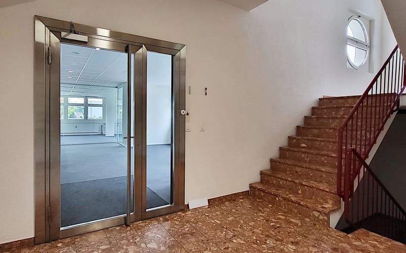 Spazi commerciali/uffici climatizzati emozionanti a Urdorf! (9)