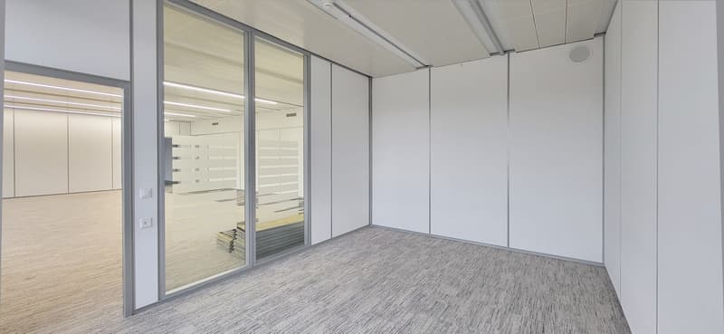 Unità di ufficio versatile con sale team spaziose e uffici individuali (10)