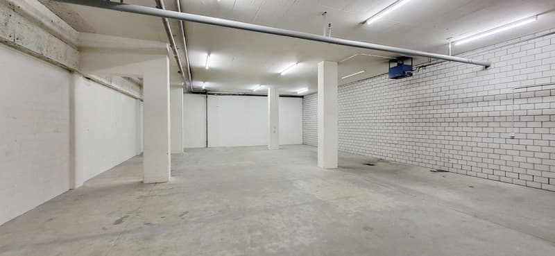Espace de stockage avec livraison et bonne hauteur de plafond à Glattbrugg! (3)