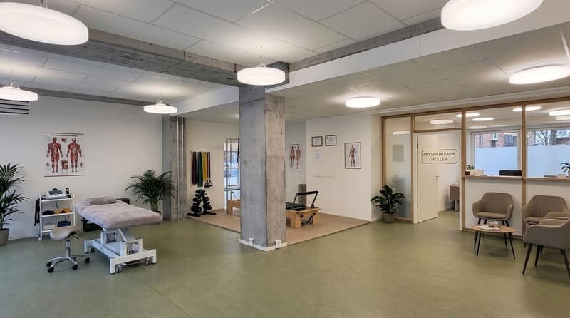 Spazio commerciale rappresentativo con visibilità massima nel cuore di Glarus! (9)