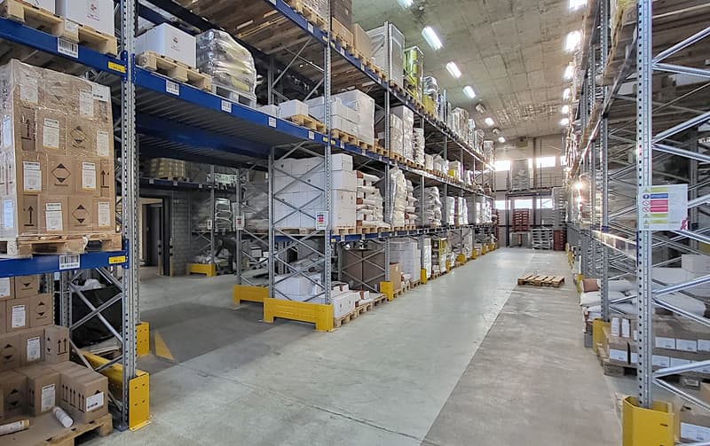 Spazi di magazzino e logistica al piano terra (2)