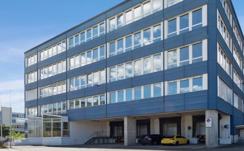 Spazi di magazzino e logistica al piano terra (1)