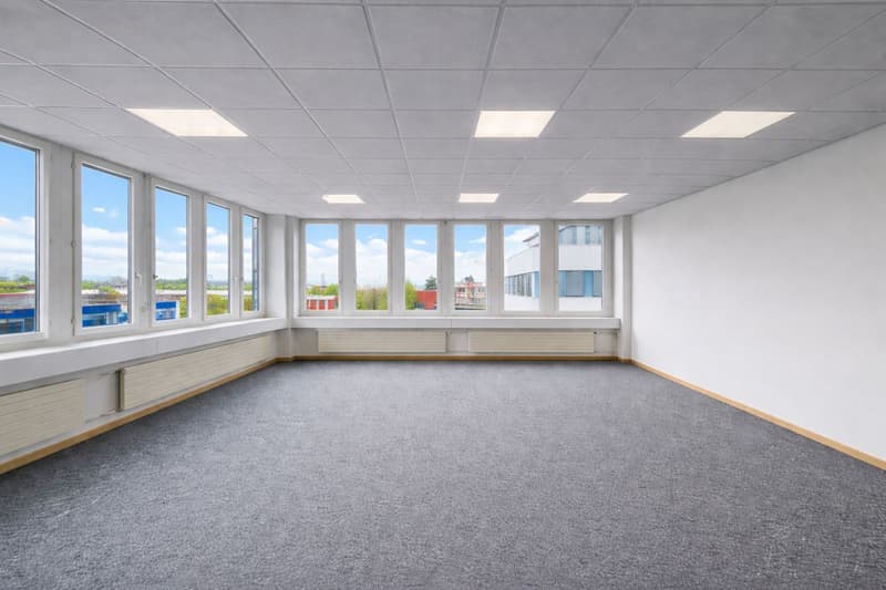 Bureau d'angle entièrement aménagé avec cuisine de thé! (2)
