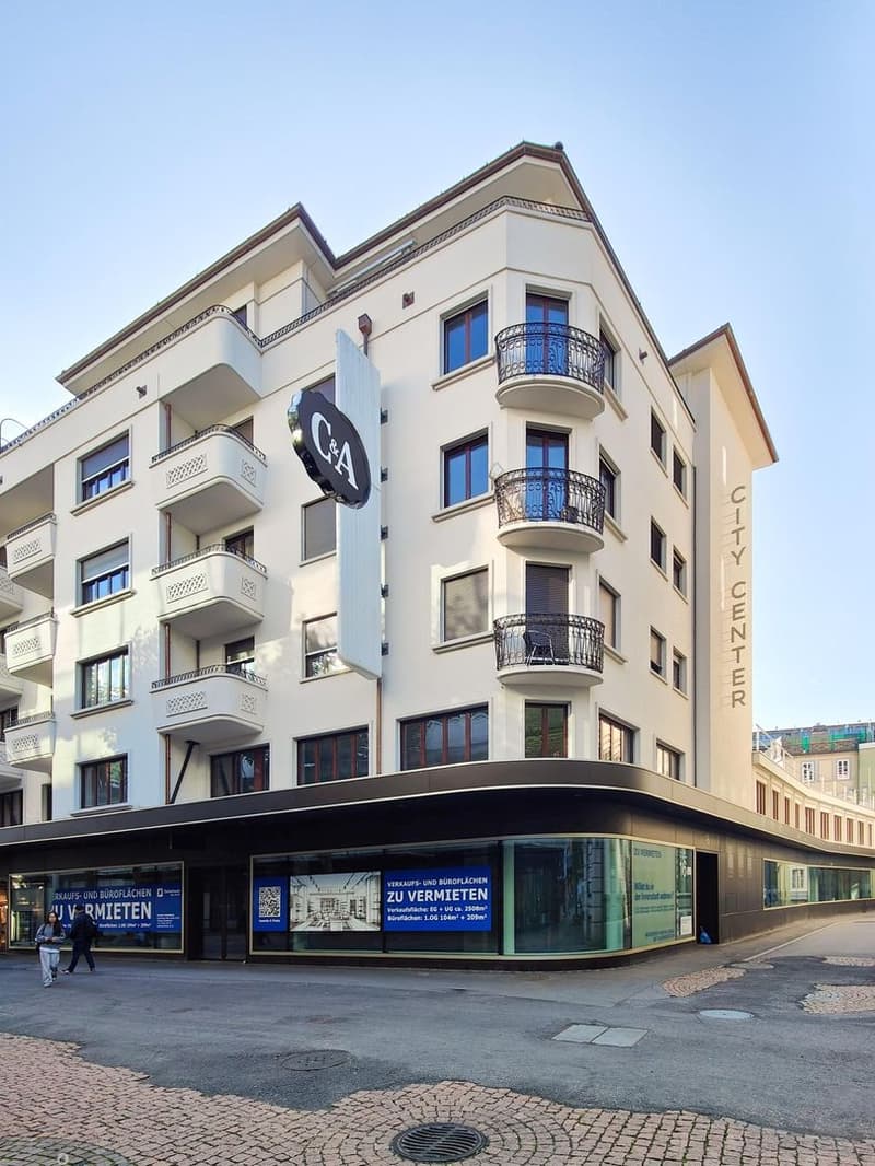 400 m2 sales area on the lower ground floor with frequency carrier on the upper ground floor! (2)