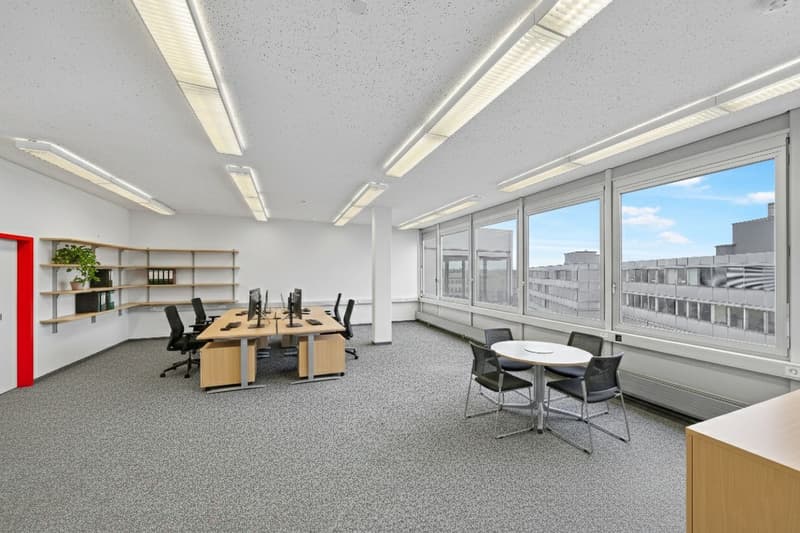 "Schicke Bürofläche hoch über Glattbrugg!" (3)