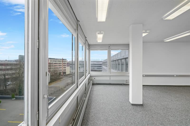 "Schicke Bürofläche hoch über Glattbrugg!" (5)