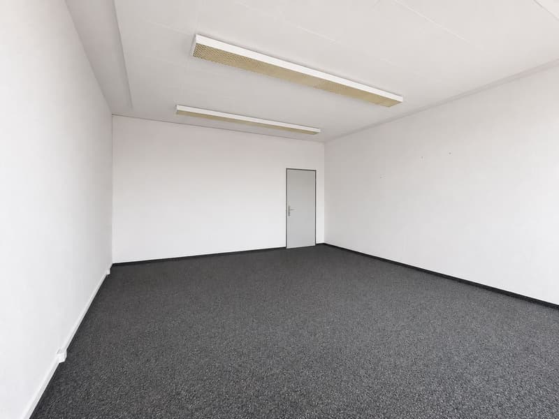 125 m² office space with 4 offices in Regensdorf! (6)