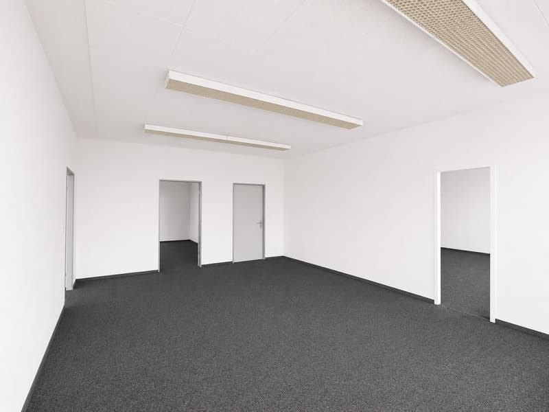 125 m² office space with 4 offices in Regensdorf! (4)