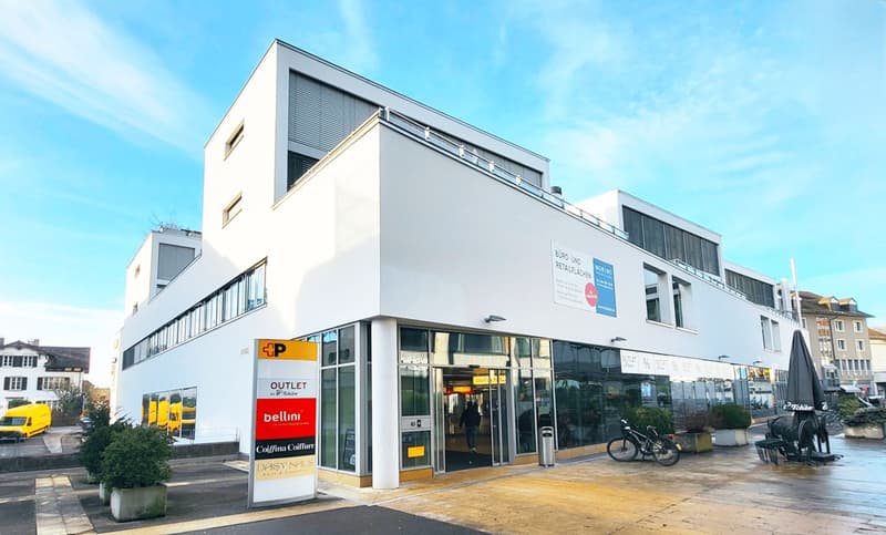 Entrare e iniziare. Spazio ufficio moderno nel centro di Brugg. (6)