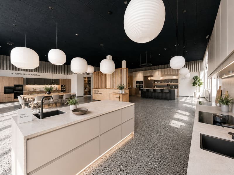 Votre nouveau showroom ? 154 m2 d'espace commercial au rez-de-chaussée ! (2)