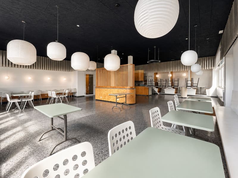 Votre nouveau showroom ? 154 m2 d'espace commercial au rez-de-chaussée ! (4)
