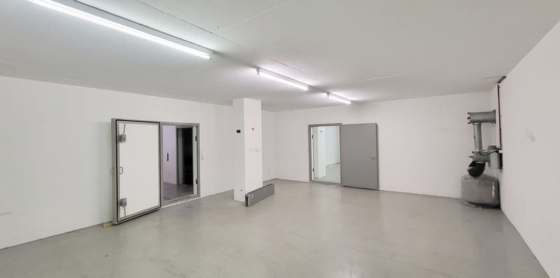 110m² di spazio di magazzino con consegna a Glattbrugg! (6)