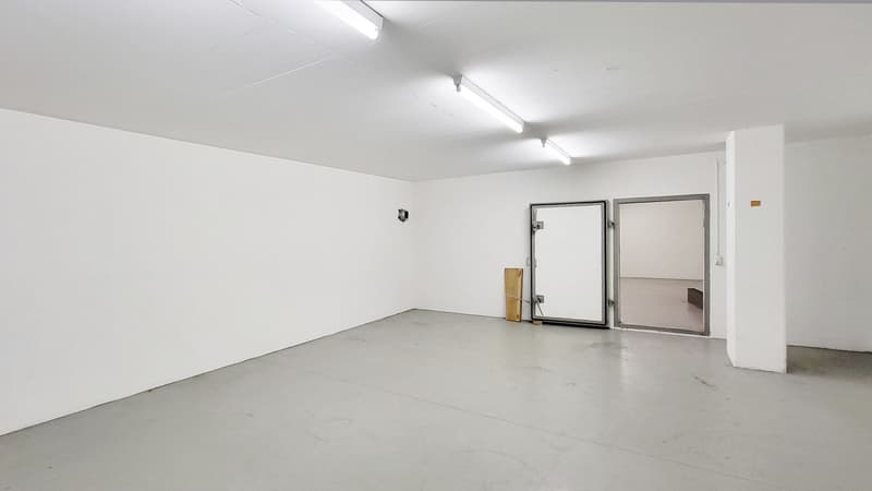110m² di spazio di magazzino con consegna a Glattbrugg! (2)