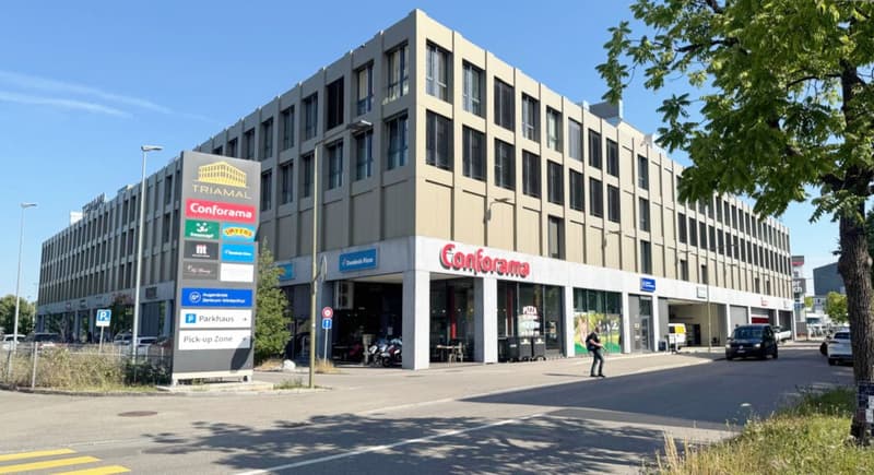 Spazio commerciale moderno e luminoso nel Triamal (1)