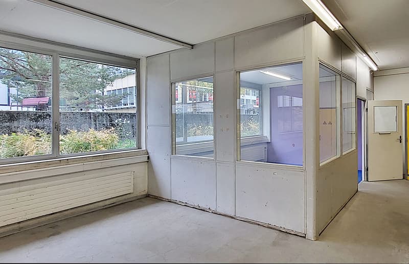 717 m² d'espace commercial avec livraison ! (4)