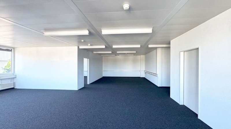Light-flooded office space in a highly frequented location in Winterthur (3)