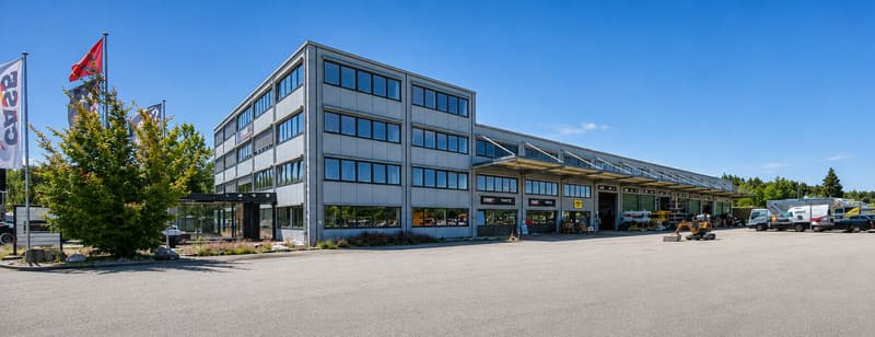Entire building section and approx. 1'500 m² outdoor space available! (1)