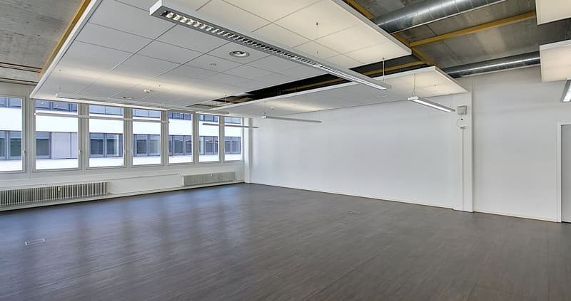 Voll ausgebaute Büroflächen im TechCenter Reinach! (9)