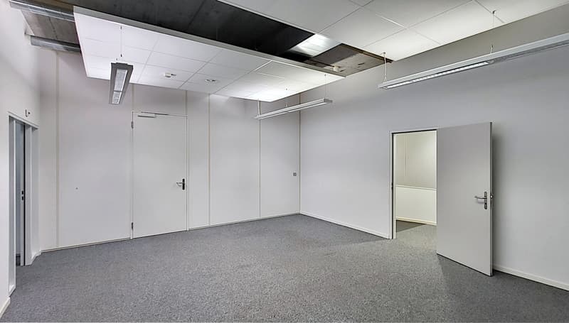 Voll ausgebaute Büroflächen im TechCenter Reinach! (7)
