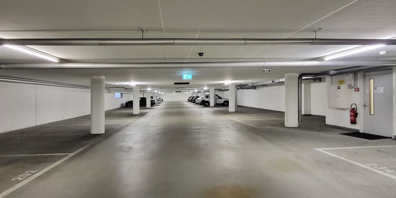 Private Einstellhalle für 37 (+) Fahrzeuge! (2)
