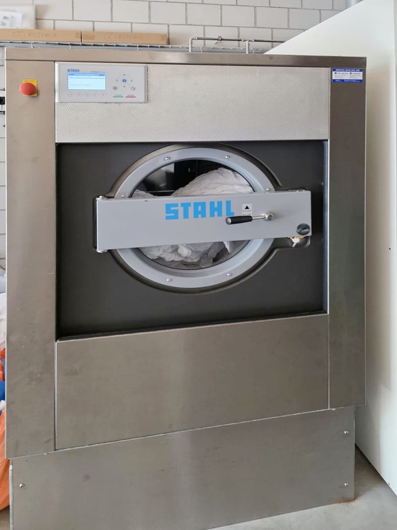 Fully equipped laundry – start immediately instead of investing (4)