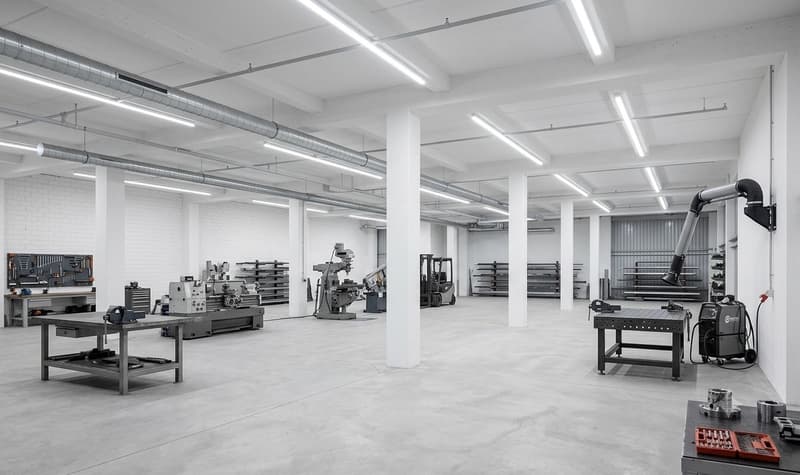 Drivable ground floor commercial space for rent in Neuenhof! (5)
