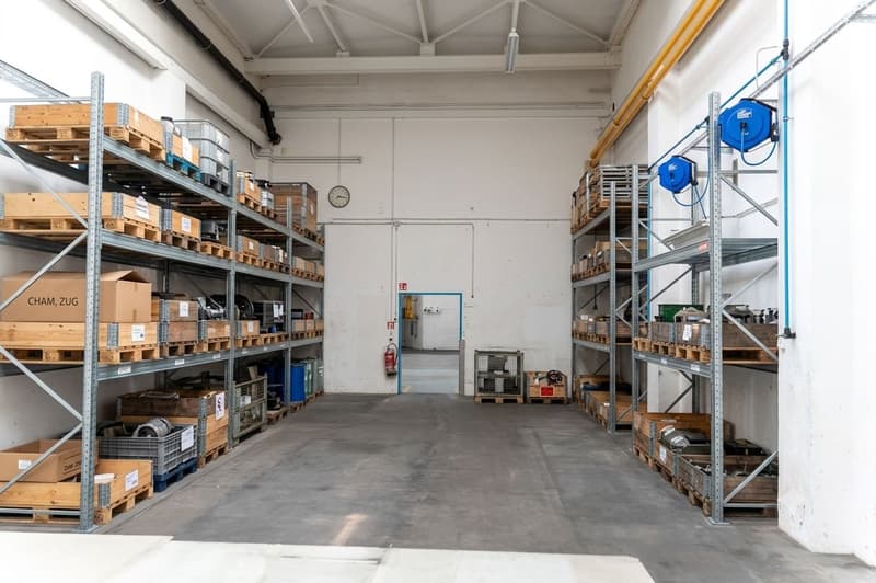 Lagerfläche im EG mit ebenerdigem Zugang - 102 m² (1)