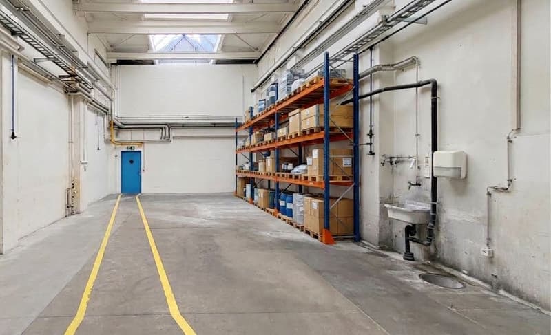 Lagerfläche im EG mit ebenerdigem Zugang - 102 m² (2)
