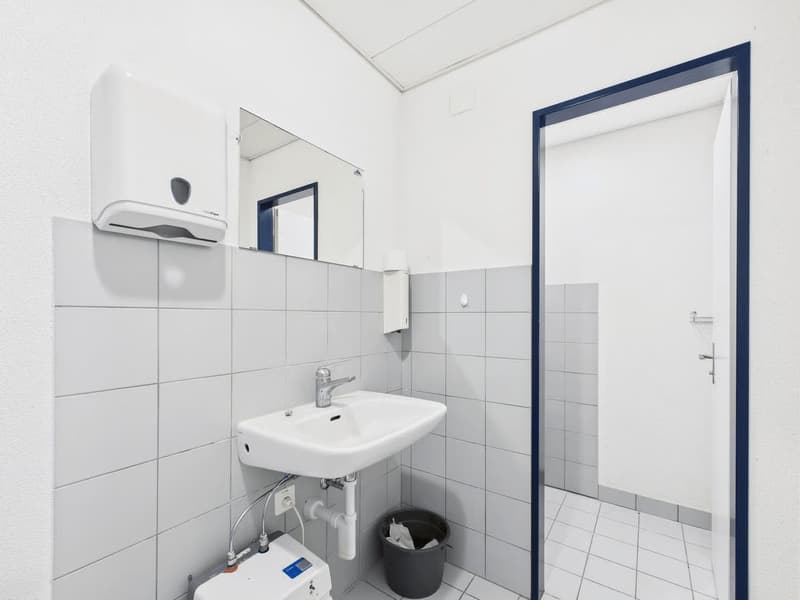 320m2 befahrbare Gewerbefläche im industriellen Design (18)