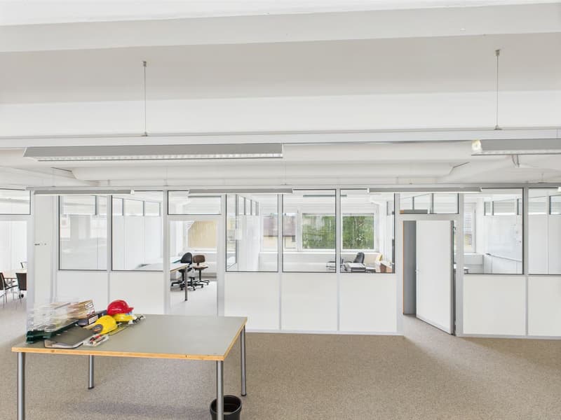 350m2 helle Gewerbefläche mit integrierten Büros (10)