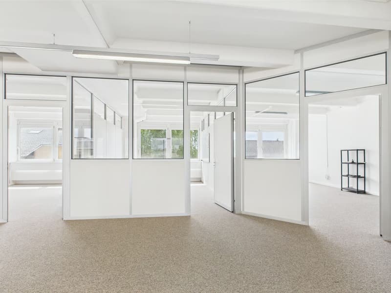 350m2 helle Gewerbefläche mit integrierten Büros (11)