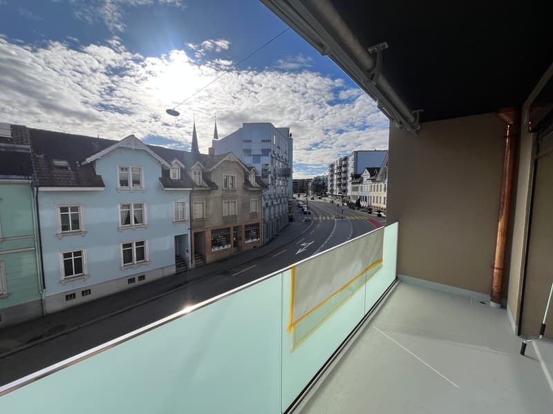 ! 1 mese di affitto gratuito ! Appartamento 3.0 locali con balcone e vista sulla città a Olten (12)