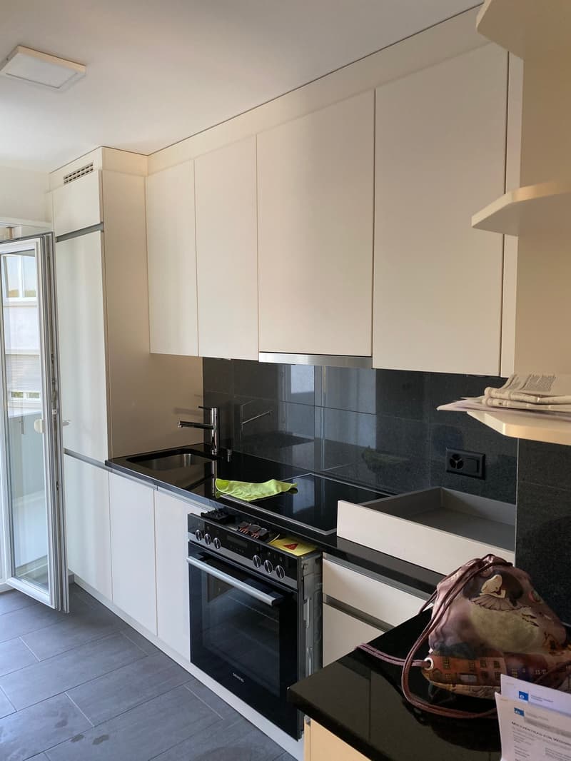 Appartamento 3.0 locali con balcone e vista sulla città a Olten (2)