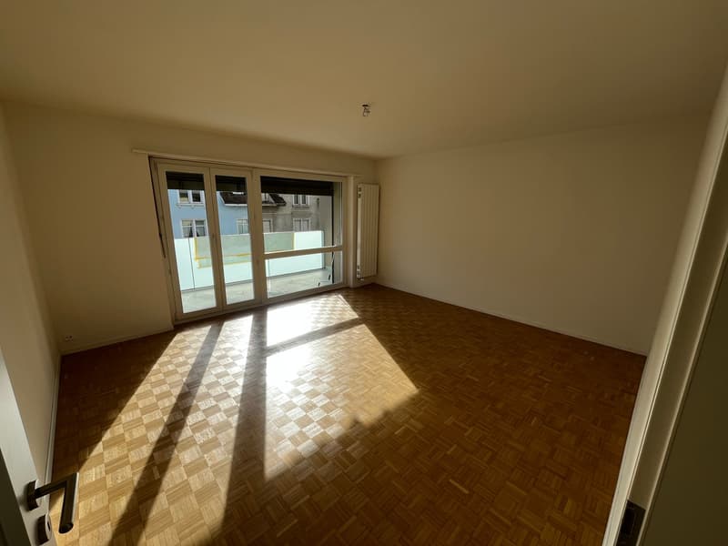 Appartamento 3.0 locali con balcone e vista sulla città a Olten (6)