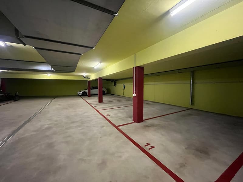 Sicherer & komfortabler Tiefgaragenparkplatz (2)