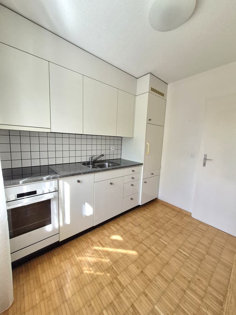Gepflegte 2.5-Zimmerwohnung mit Balkon an idyllischer Lage (5)